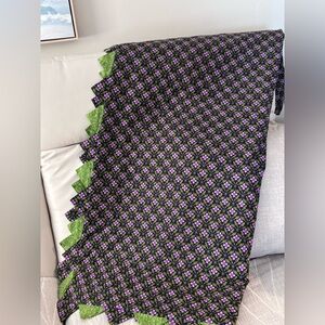 Beautiful hand made Quilt floral pattern reverses to green and has piqued edge